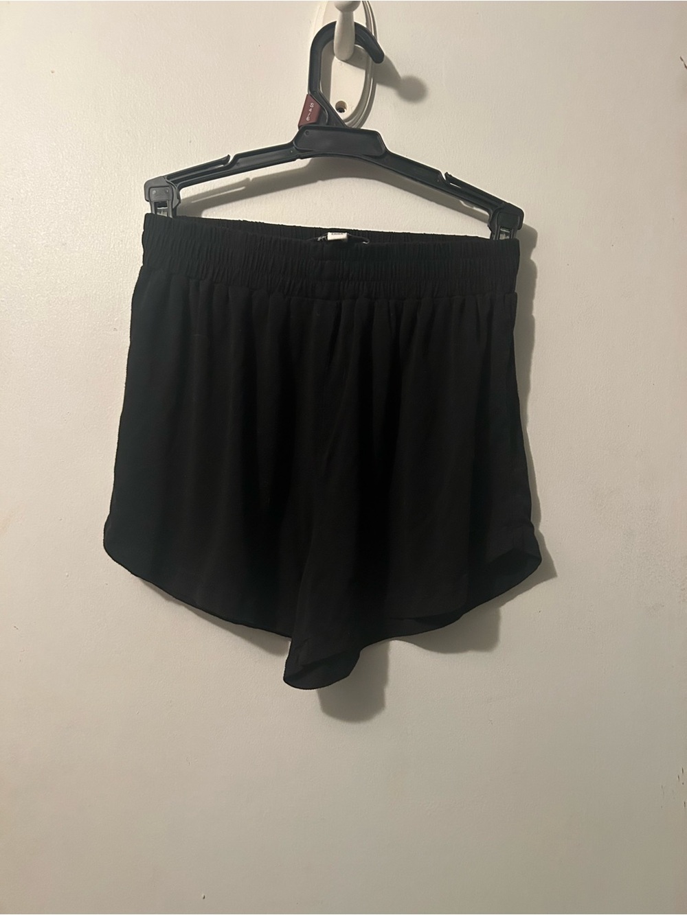 Women’s Black Elastic-Waist Flow Shorts